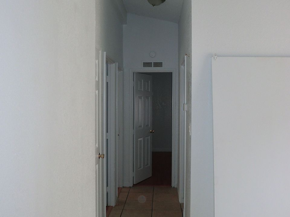 2nd image of 1331 Pine Ave