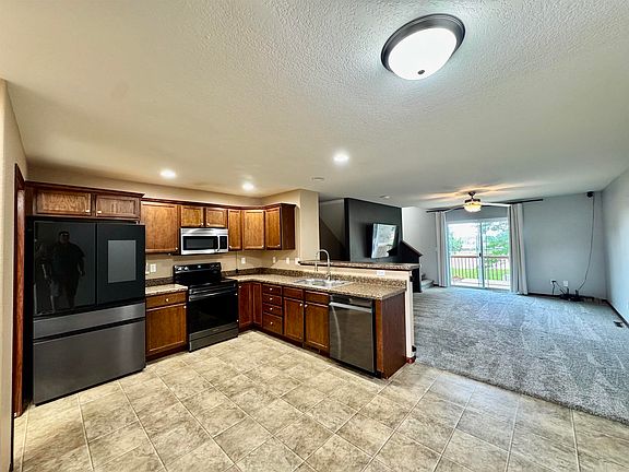 2nd image of 1022 Lois Ln
