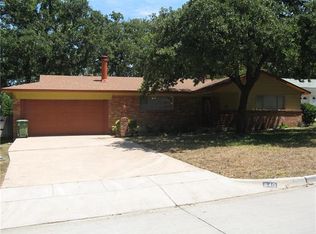 840 Patti Dr, Bedford, TX 76022