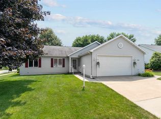 111 W Barefoot Ct, Appleton, WI 54913