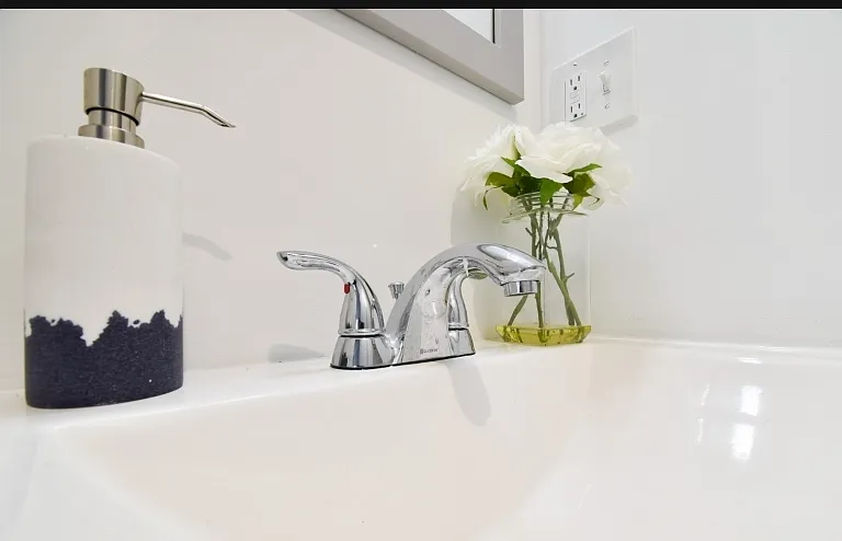 100 Evergreen Pl #2E — Photo 11