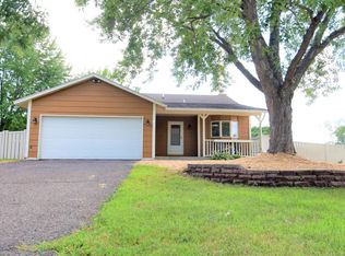 1417 Laurel Ave, Saint Paul Park, MN 55071