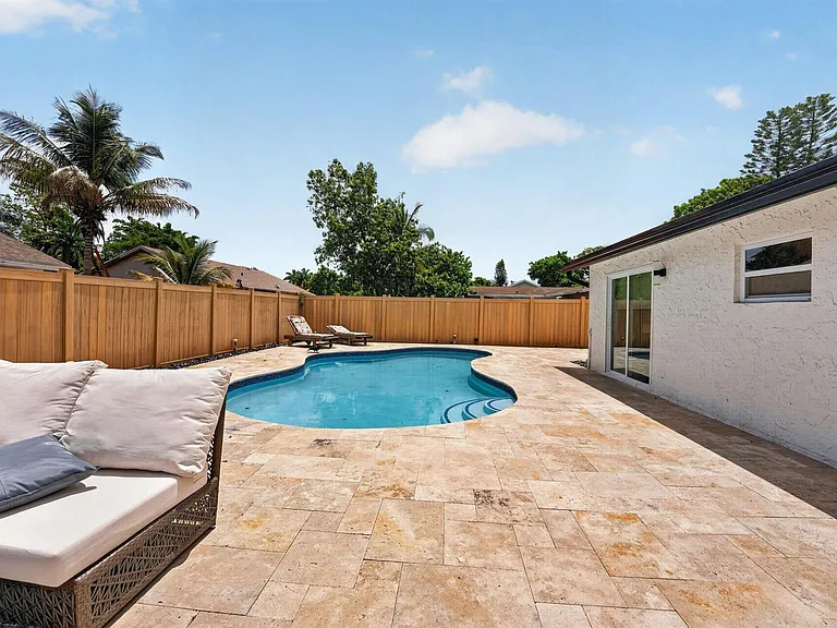 8131 NW 44th Ct — Photo 61