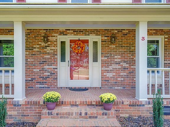 2nd image of 3 Sugarberry Ct