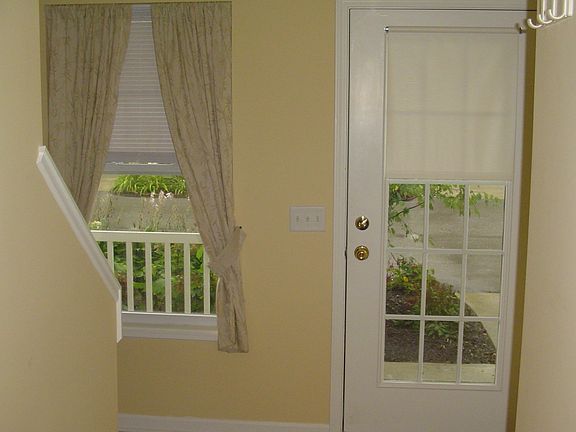 4th image of 1218 E Chapman Ln #7
