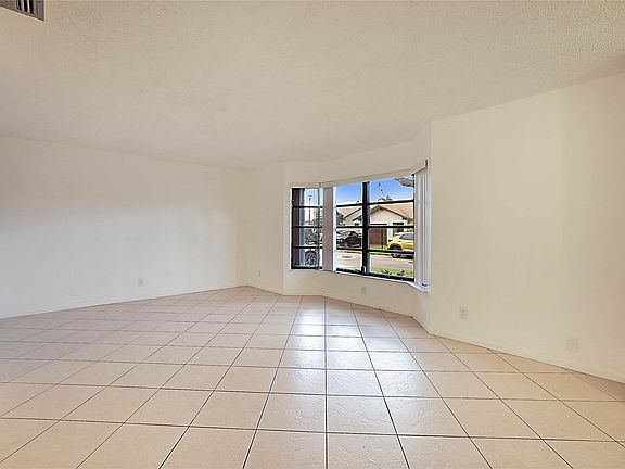 5th image of 1524 SW 22nd Terrace