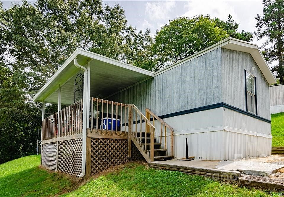 1st image of 8 Harmony Ln