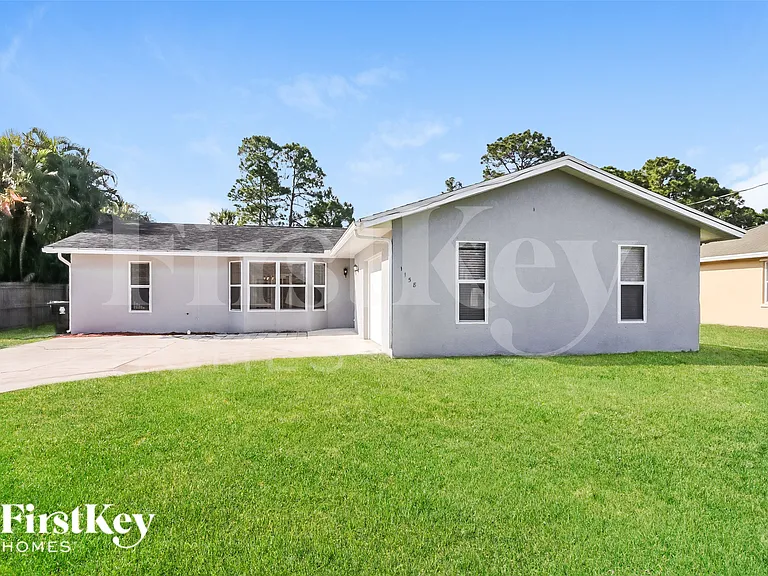 1158 SW Hunnicut Ave — Photo 2