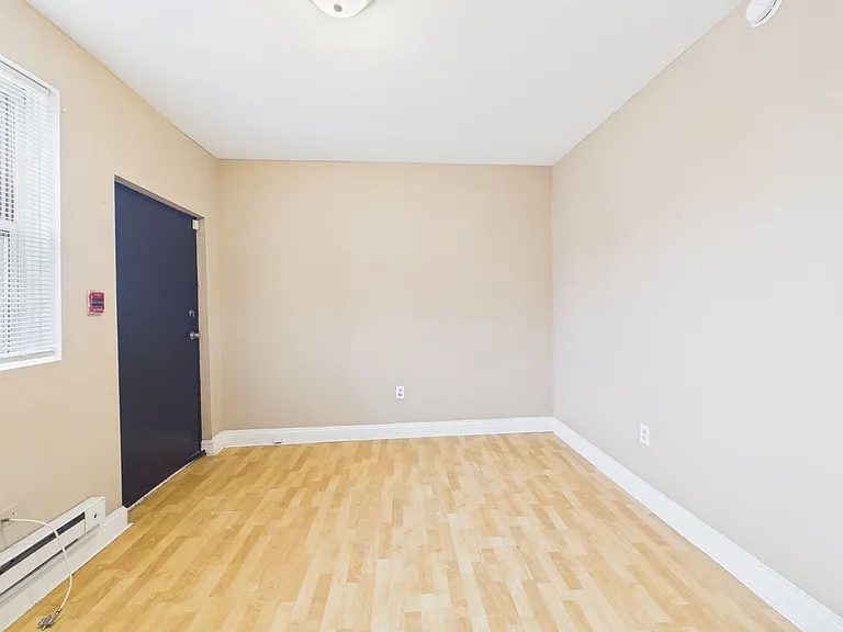 207 S 60th Street — Photo 11