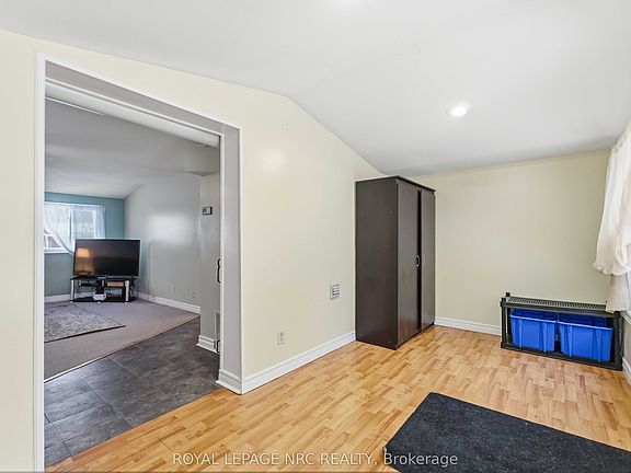 4th image of 3093 Hyman Ave