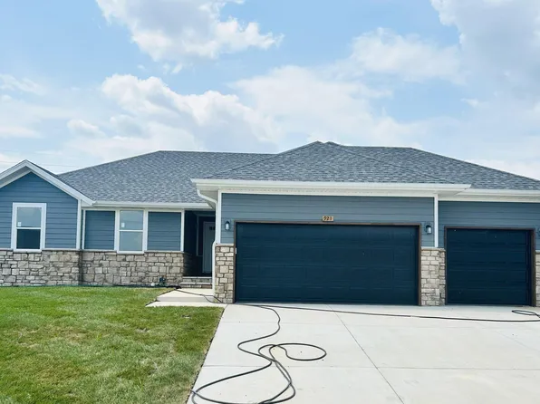 921 S Deerfield Court, Nixa, MO 65714