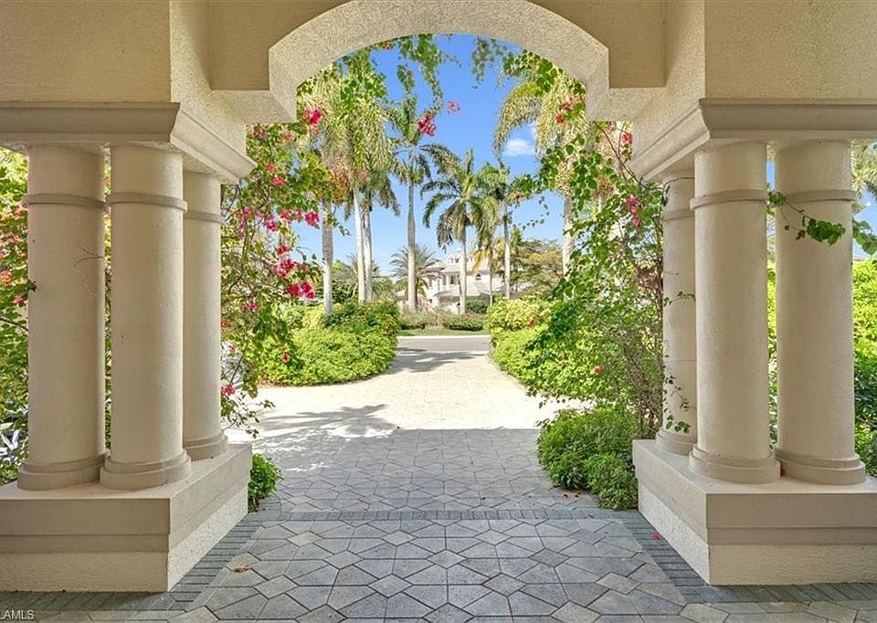 2339 Alexander Palm DR, Naples, FL 34105 | MLS #225066978 | Zillow