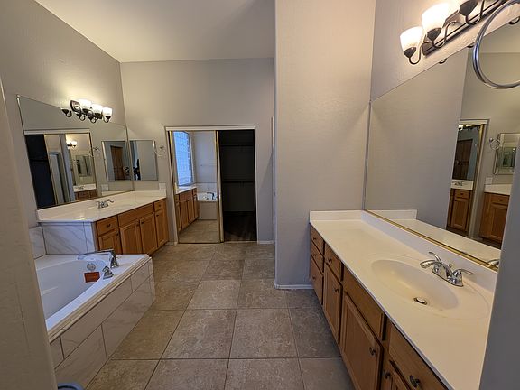 4th image of 3501 S Nebraska St