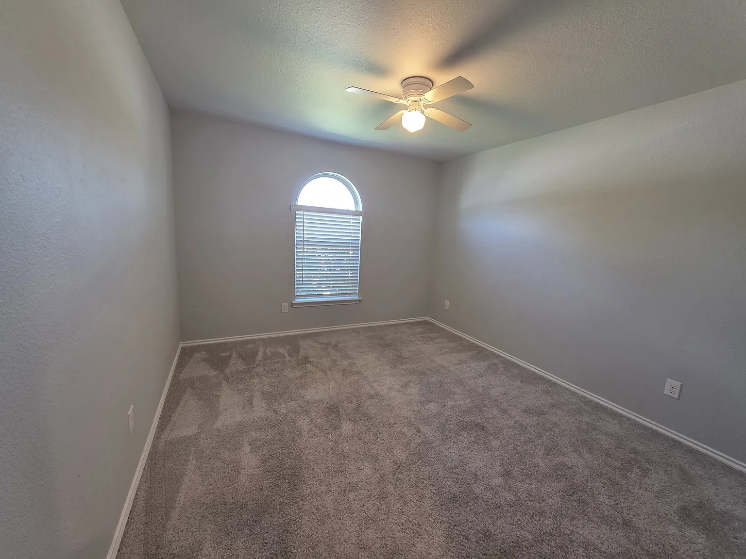4 bed, 2654 sqft, $2,850 — Photo 1