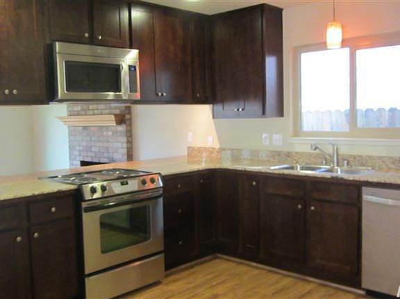 3rd image of 5008 Waterbury Way