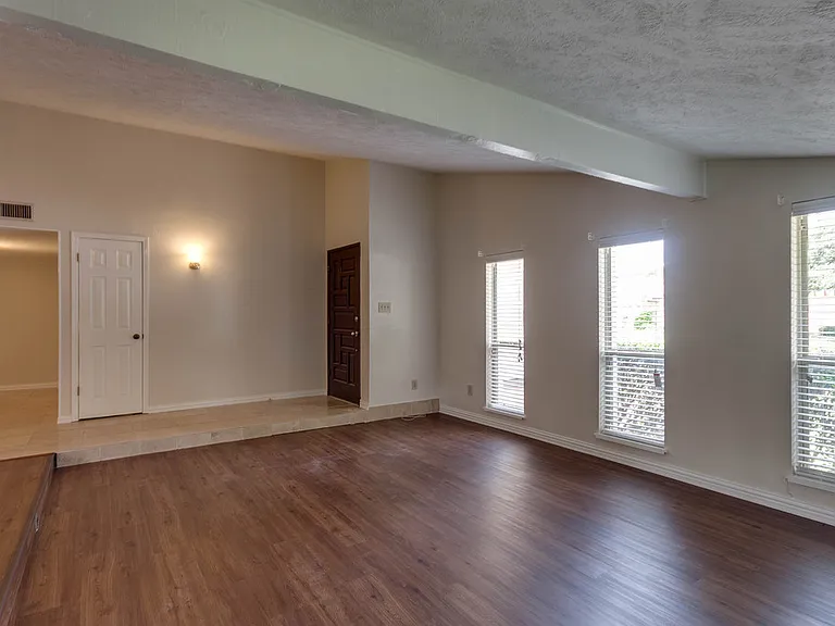 804 Forest Glen Dr — Photo 5