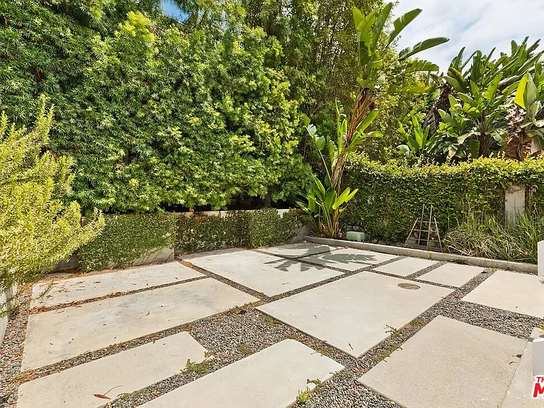8531 Walnut Dr — Photo 24