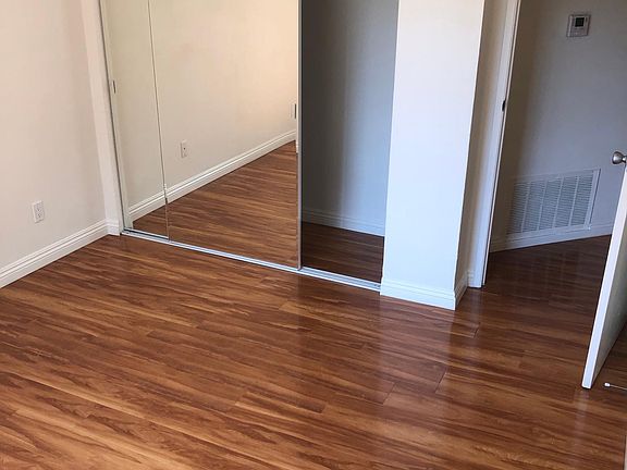 5th image of 518 N Mentor Ave APT 201