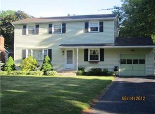 13 Gary Hill Dr, Rochester, NY 14624