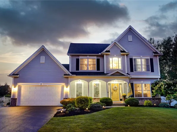 7 Black Cedar Dr, Rochester, NY 14624