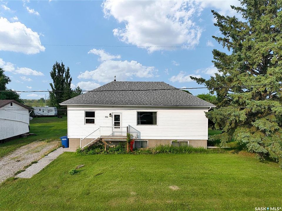 1st image of 701 3rd AVENUE