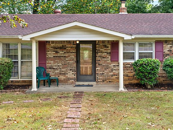 4th image of 640 Dogwood Dr