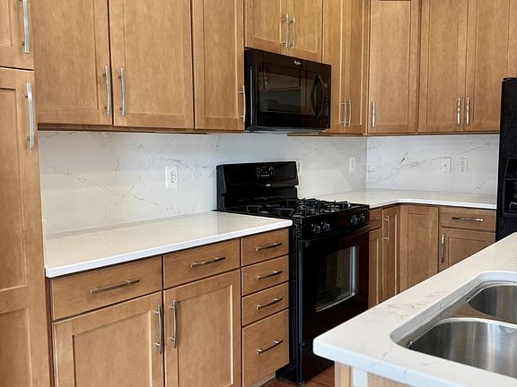 2nd image of 14571 Marlow St