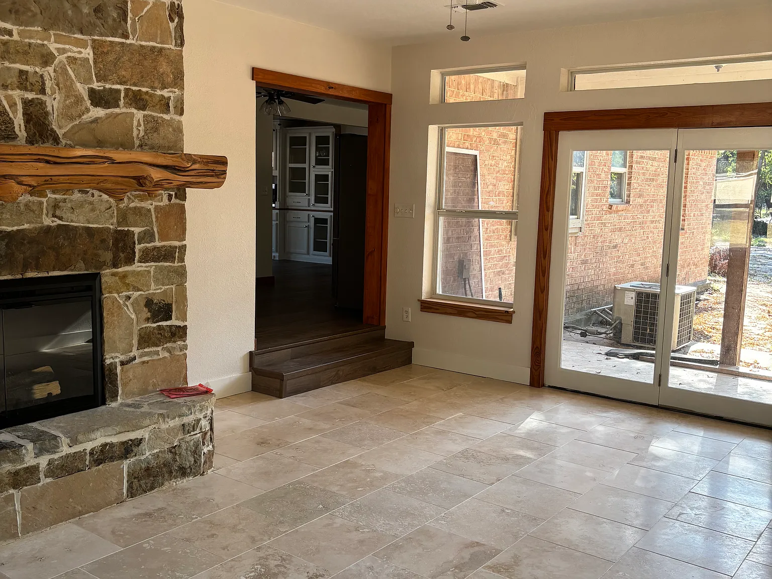 3 bed, 2035 sqft, $2,000 — Photo 3