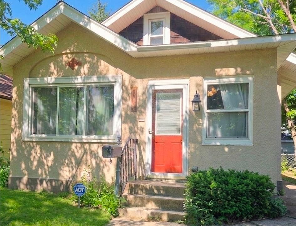 1st image of 4016 26th Ave S