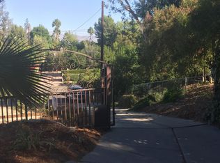 6010 Winnetka Ave, Woodland Hills, CA 91367