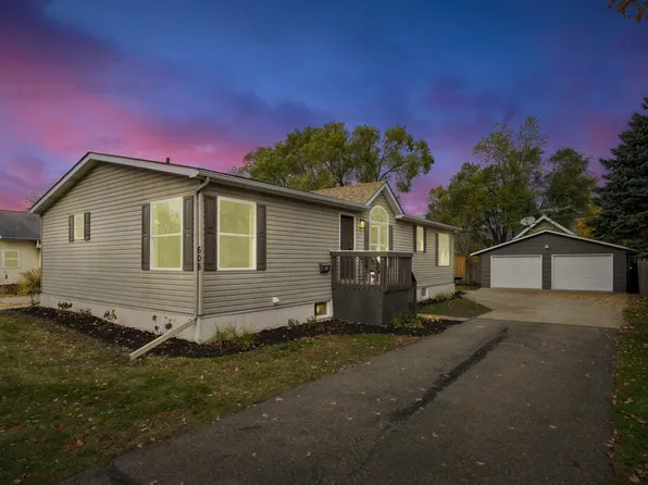 606 8th St W, Hastings, MN 55033