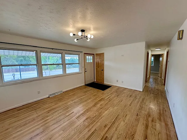 4721 S Canyon Rd — Photo 5