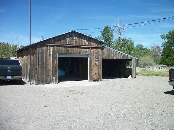 5th image of 642 Mill St