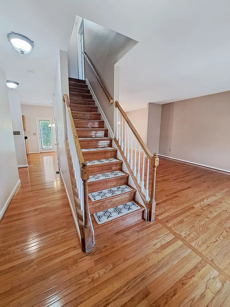 3 bed, 3.0 bath, 1728 sqft, $2,800 — Photo 3