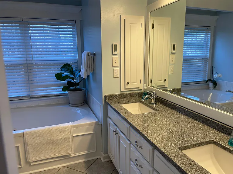 1208 Dunlora Dr — Photo 16