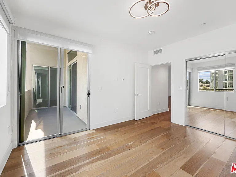 7133 Hawthorn Ave #Penthouse 6 — Photo 19