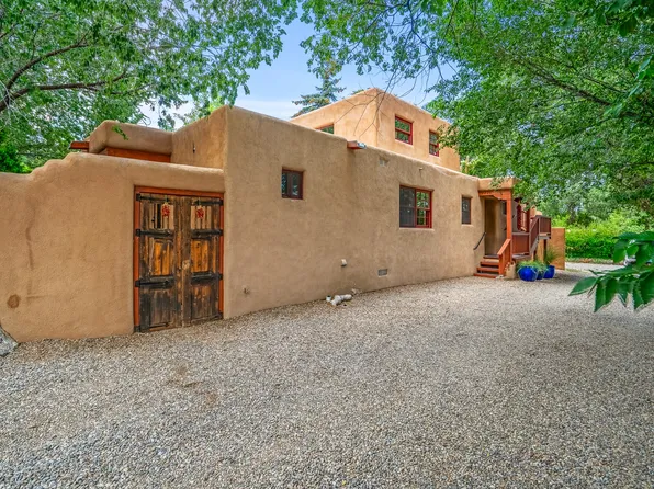 322A Camino Cerrito, Santa Fe, NM 87505