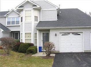 2 Tuthill Ct, Sayreville, NJ 08872