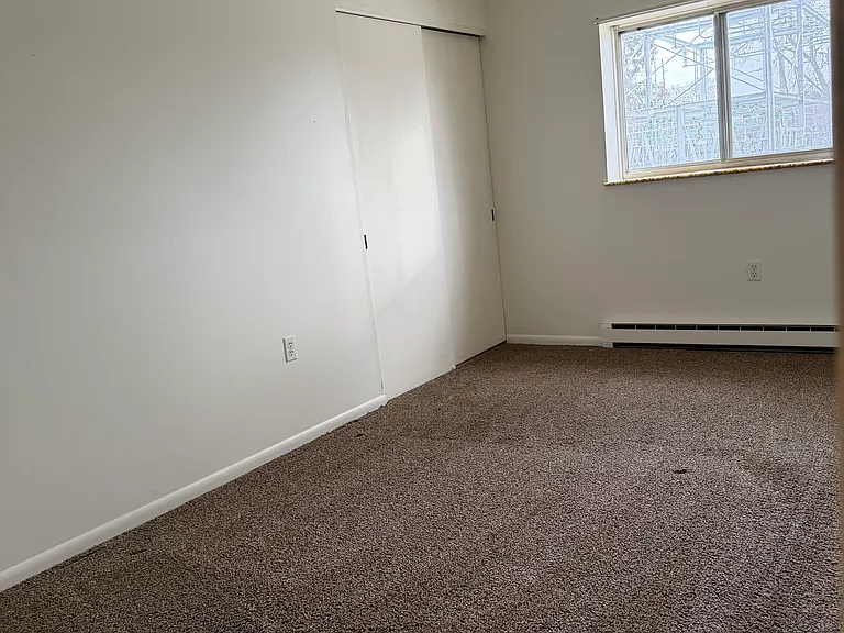 553 Amvale Ave NE #4 — Photo 8