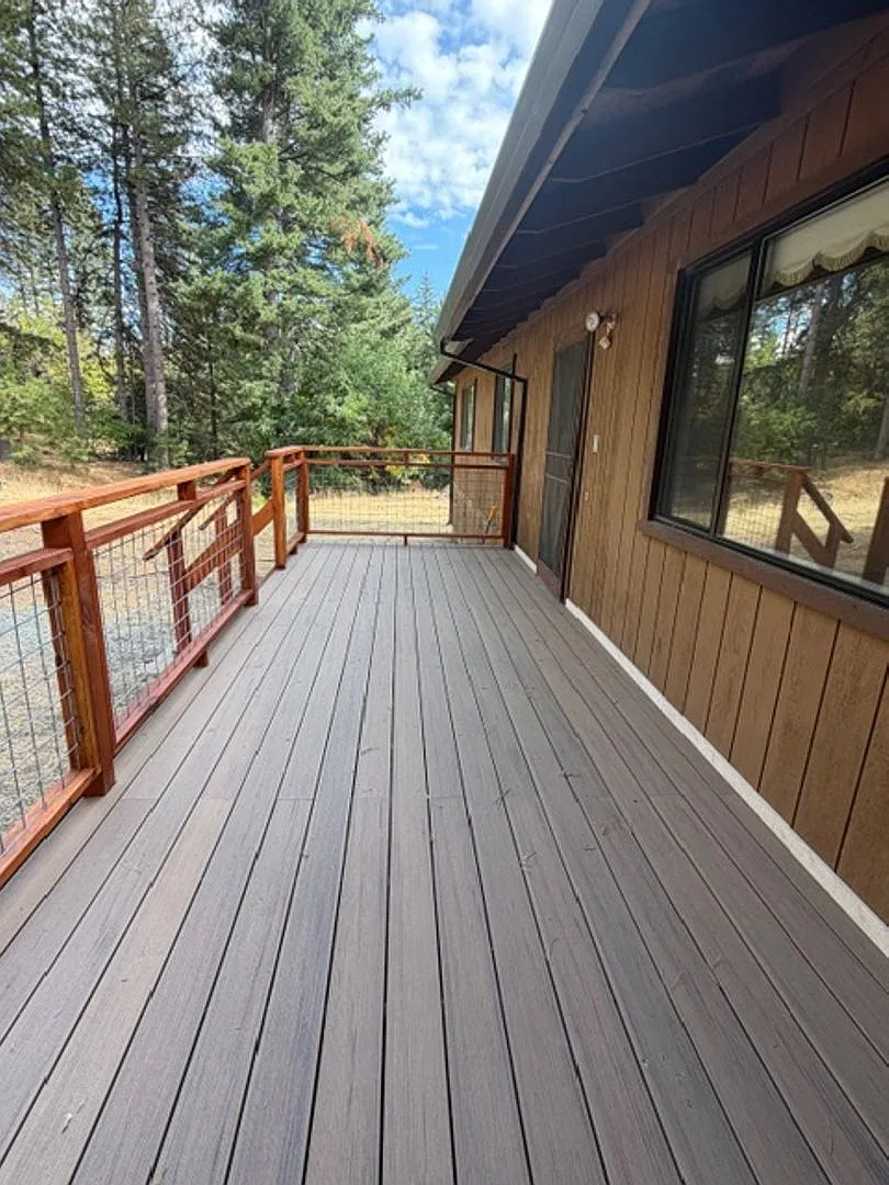 Large Pioneer Home — Photo 2