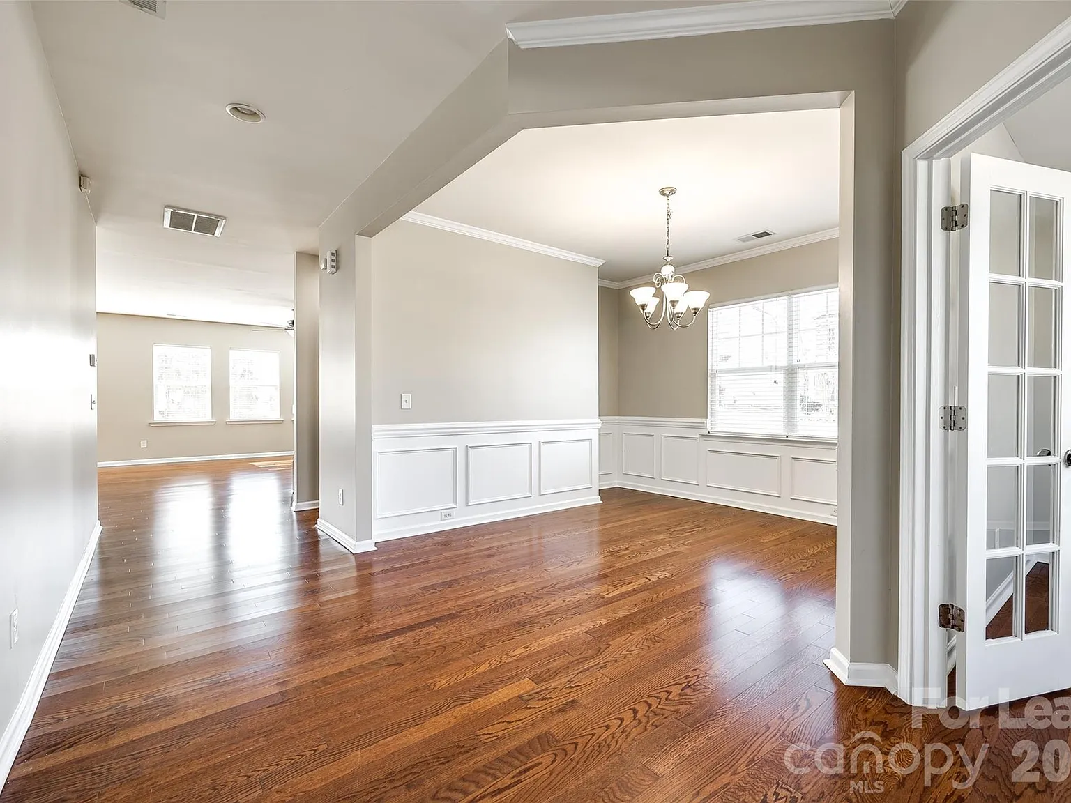 5 bed, 3.5 bath, 3027 sqft, $2,950 — Photo 4