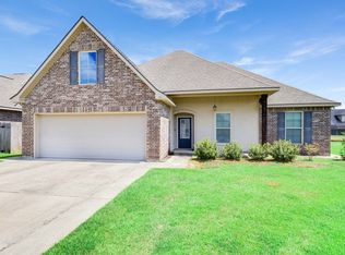 111 Bernay Ct, Youngsville, LA 70592