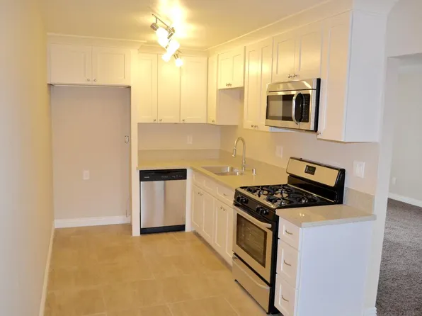 15551 Boleyn Cir APT B, Tustin, CA 92780