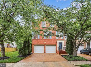 3961 Royal Lytham Dr, Fairfax, VA 22033