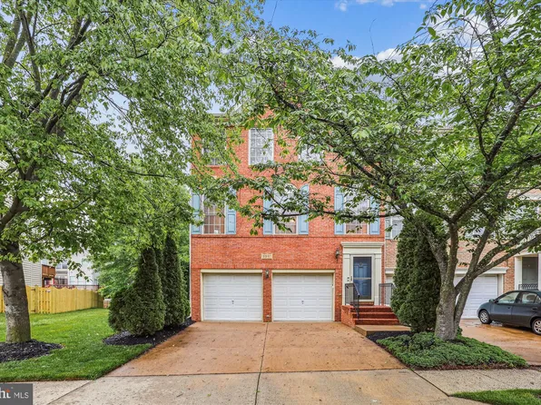 3961 Royal Lytham Dr, Fairfax, VA 22033