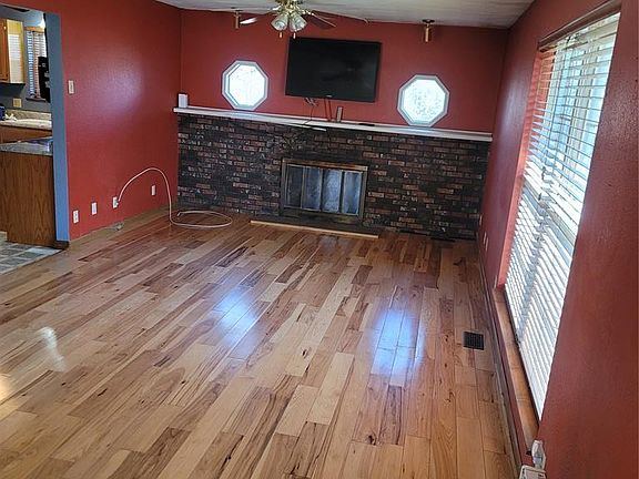 3rd image of 3980 Wilkinson Rd