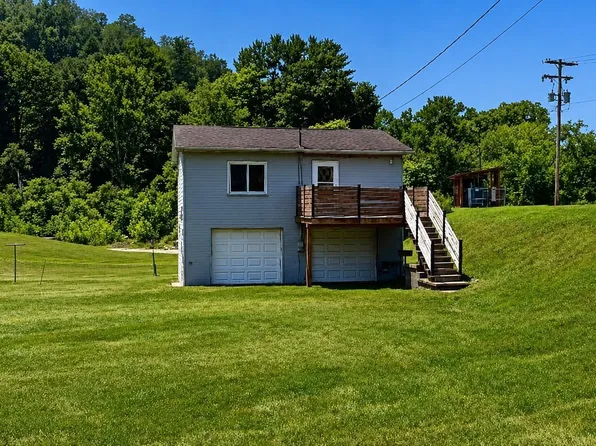 425 Bridge St, Monongah, WV 26554