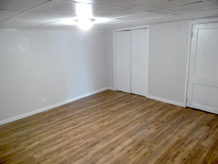 300 E Decatur St — Photo 5