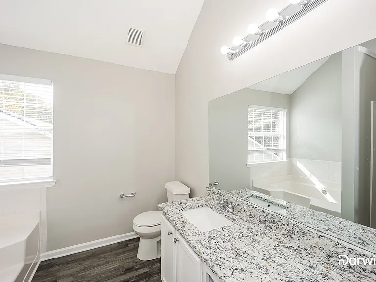 5647 Sapphire Cir — Photo 10