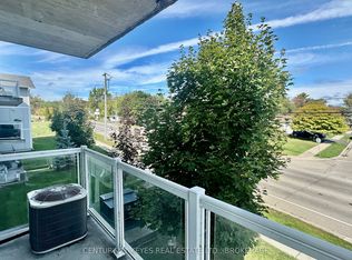 665 King St W #208, Gananoque, ON K7G 2H3